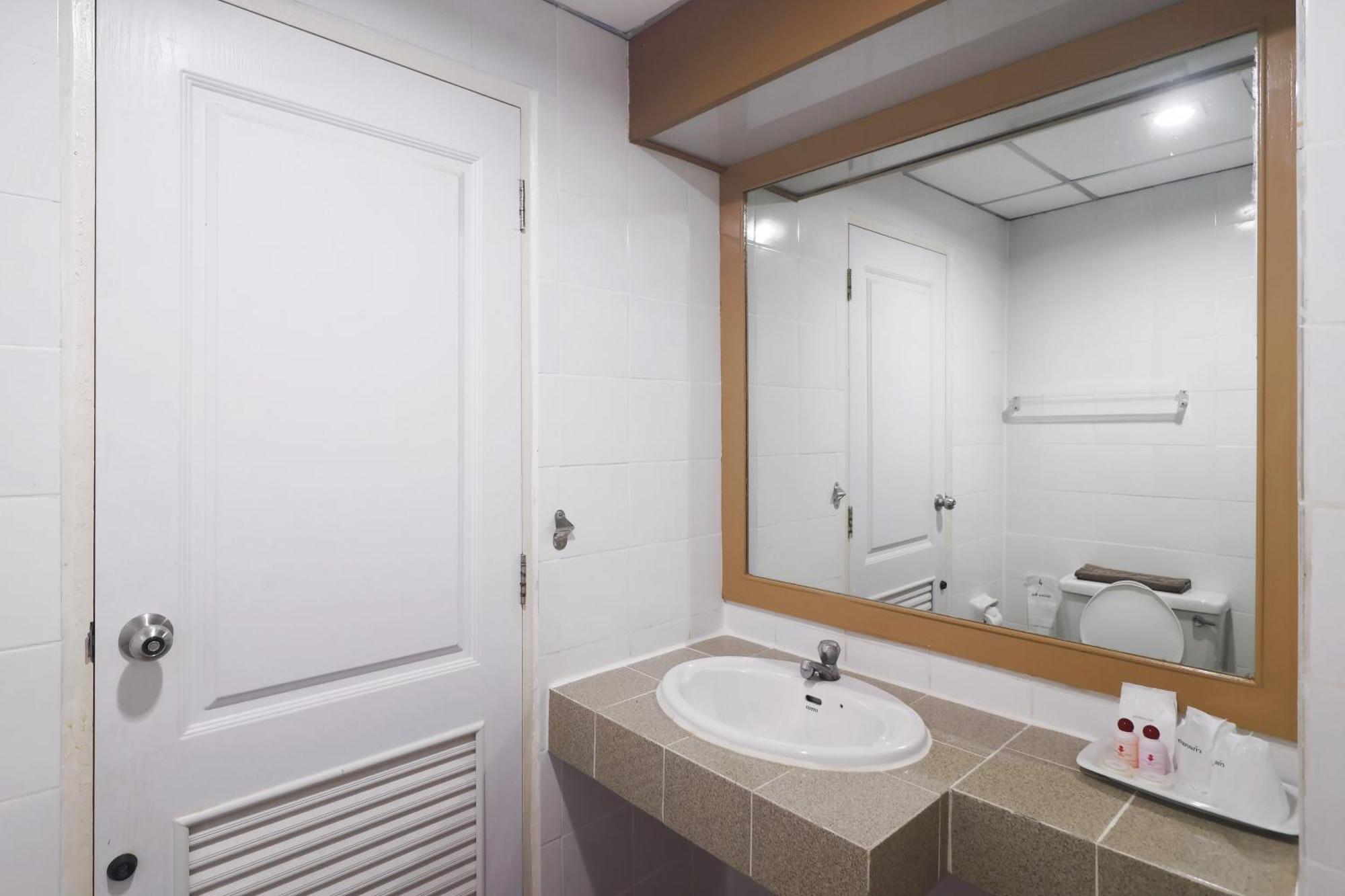 Nonthaburi Palace Hotel מראה חיצוני תמונה