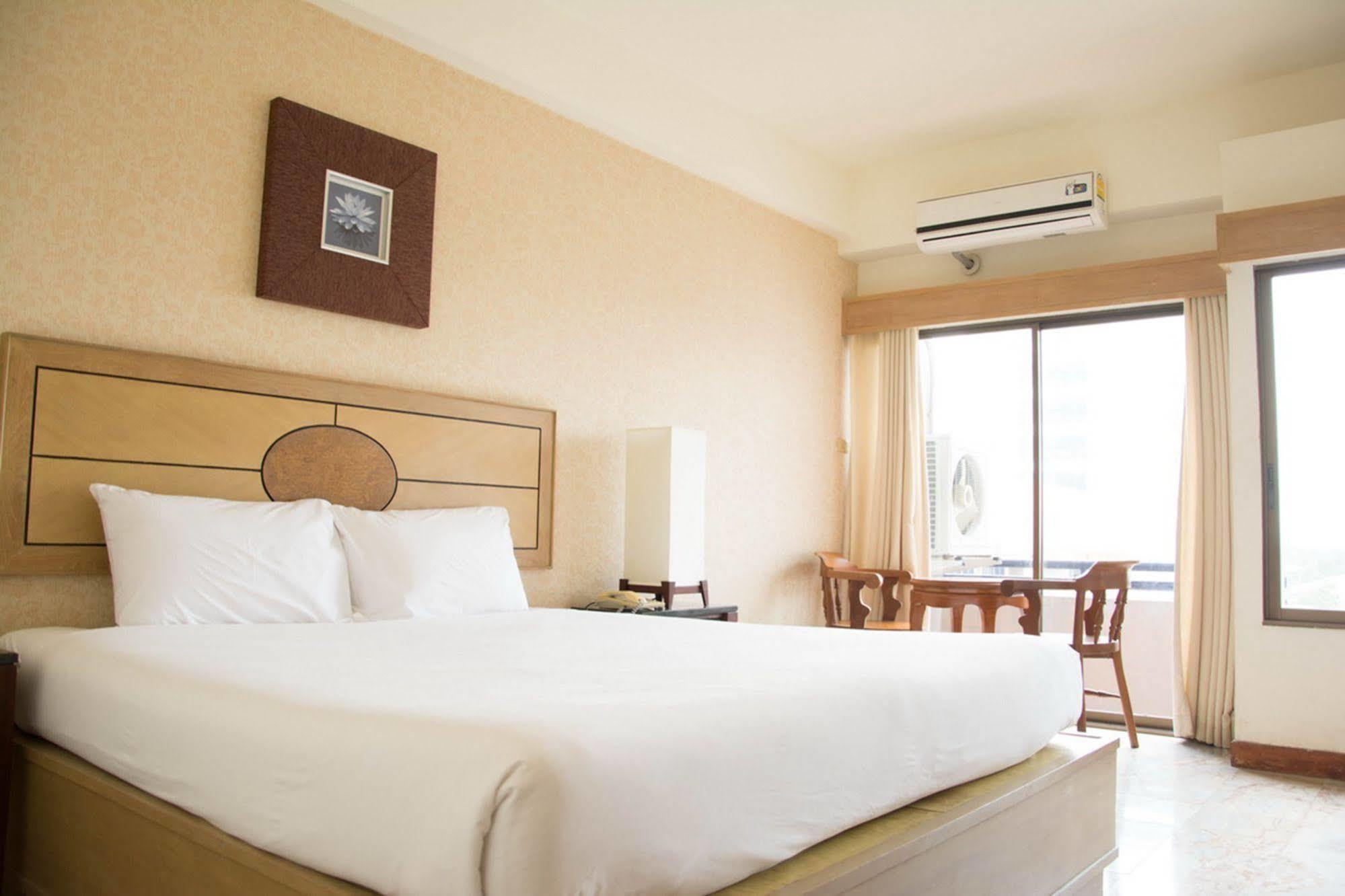 Nonthaburi Palace Hotel מראה חיצוני תמונה