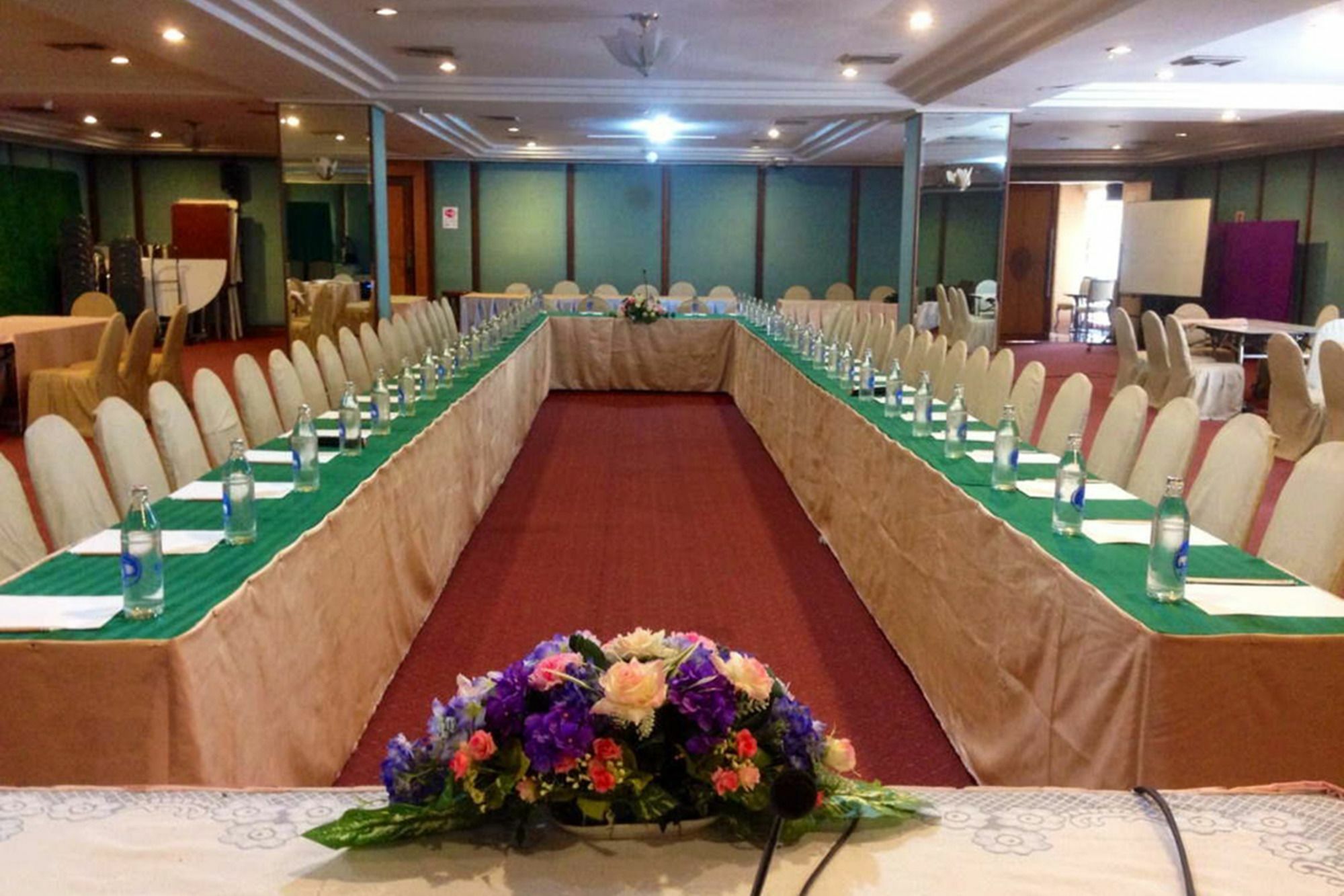 Nonthaburi Palace Hotel מראה חיצוני תמונה